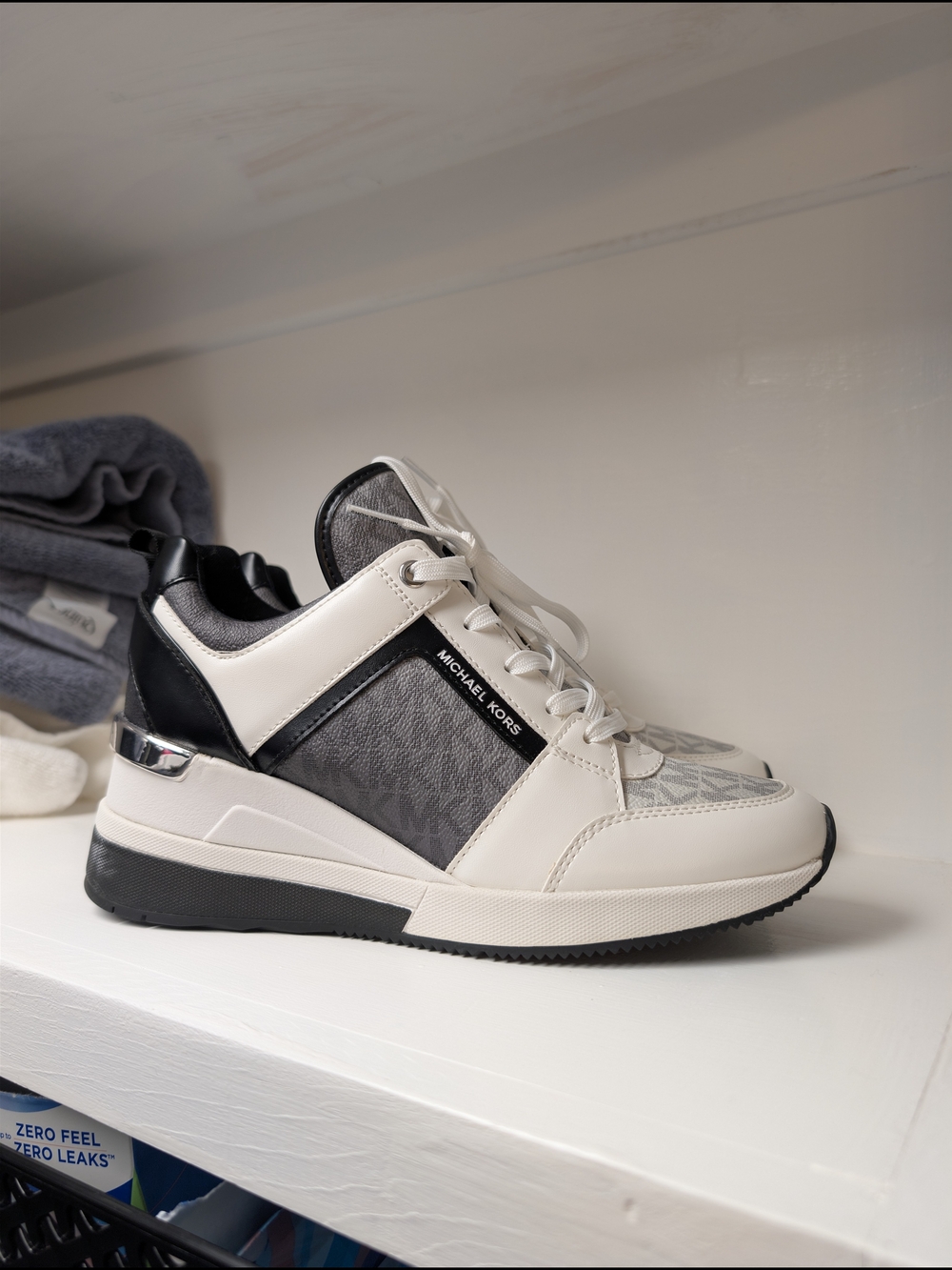 Michael Kors Georgie Logo & Leather Wedge Trainers NEW! Size 8 $160